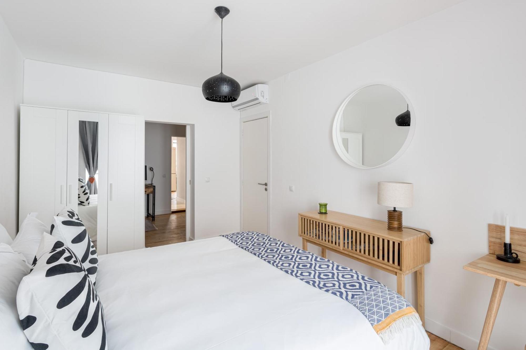 Joivy Bohemian Flat With Study Near The Centre Lisbon