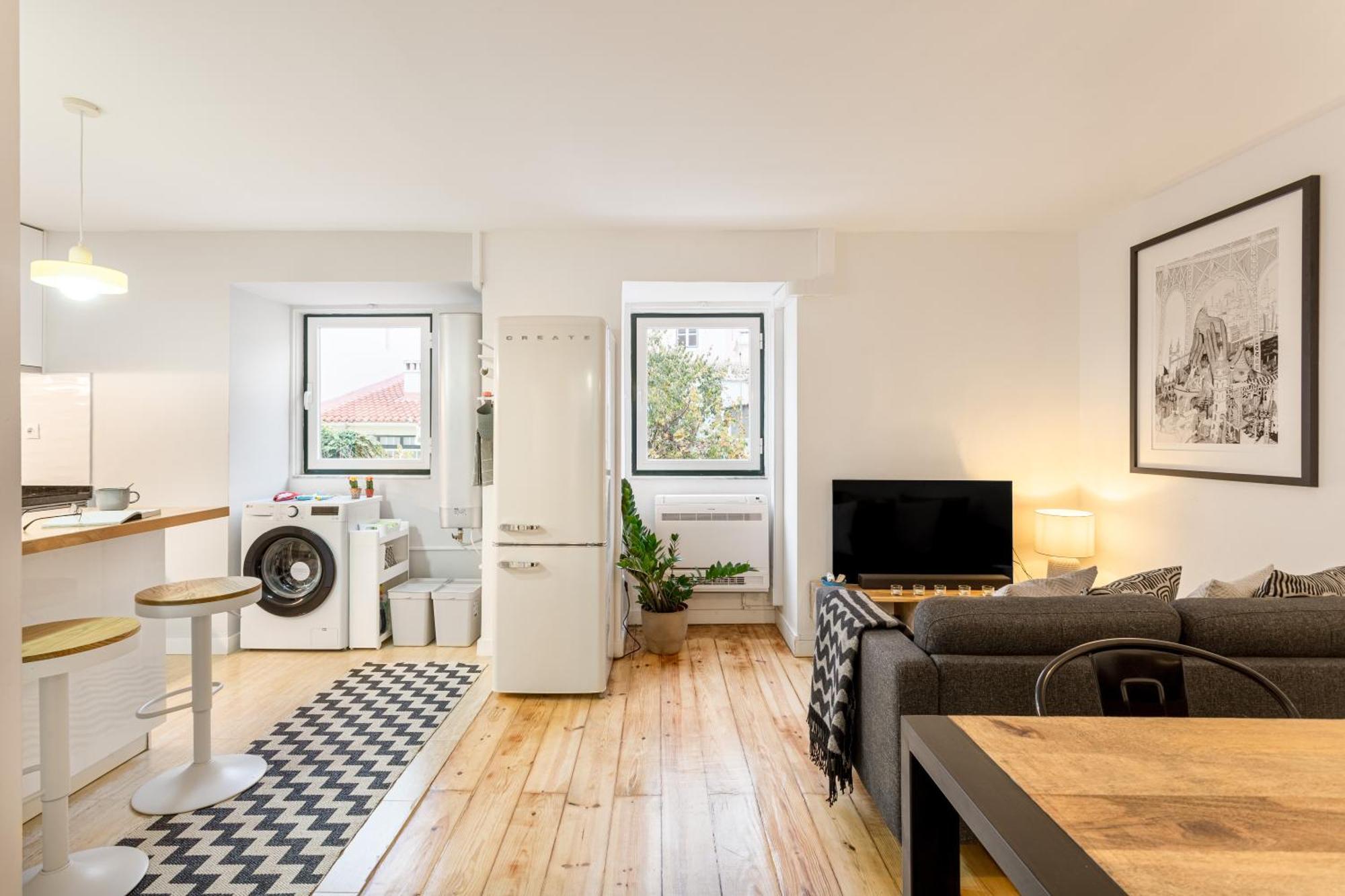 Apartment Joivy Bohemian Flat With Study Near The Centre Lisbon