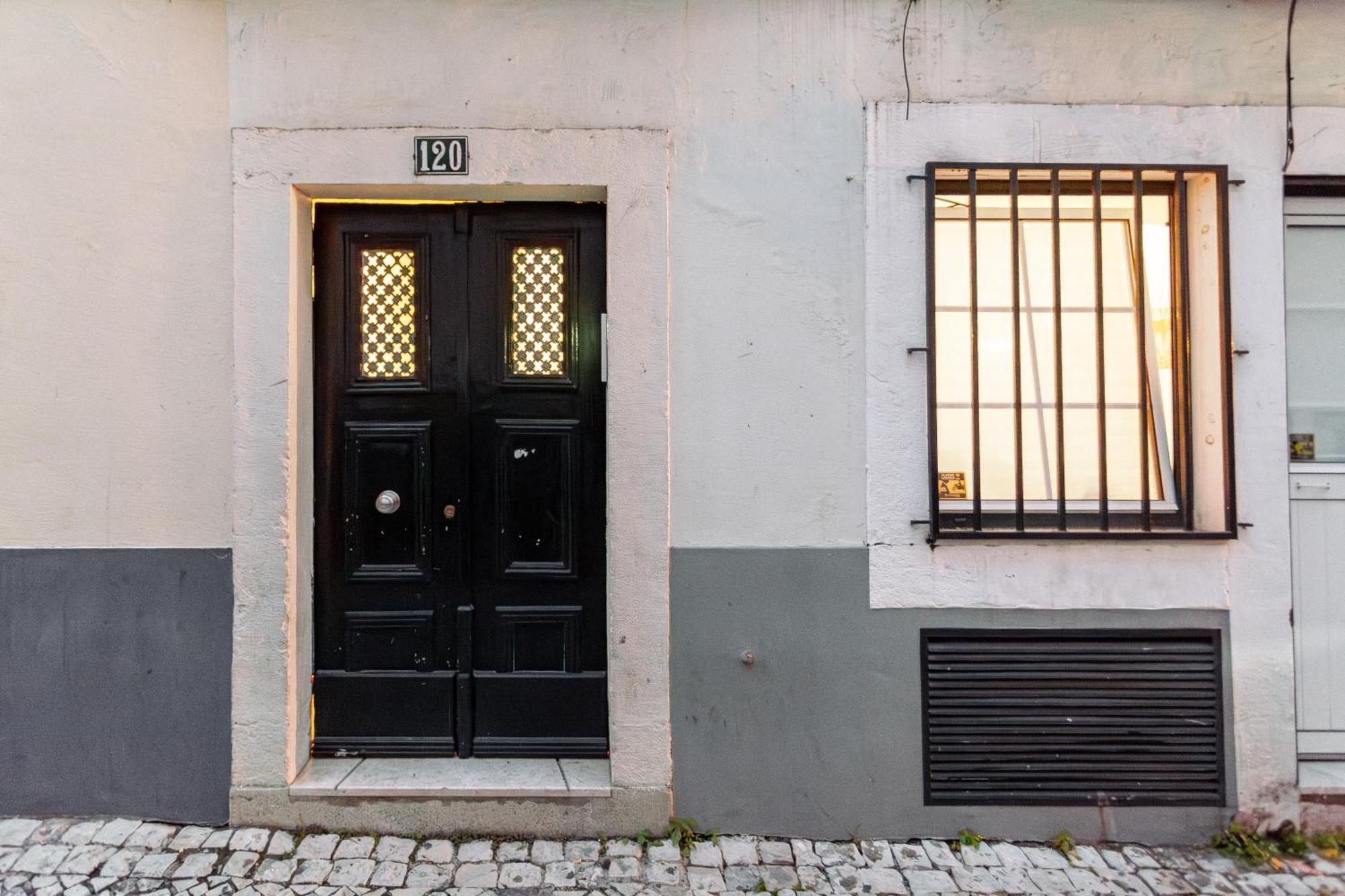 Joivy Bohemian Flat With Study Near The Centre Lisbon